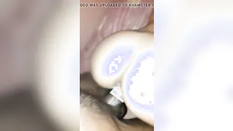 Elle se mouille dans une baise amateur