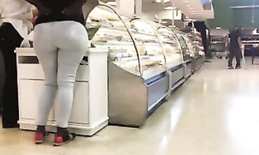 Candid MILF with Big Ass at Publix 2