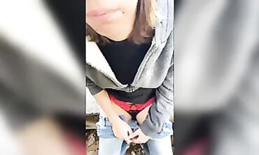 Italian Amateur Pornstar Fucks Stranger in Public Park