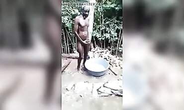 Stunning Black Mature Honey Enjoys Thick Cock