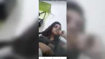 Tanned Amateur Babe Teases and Smokes on Periscope