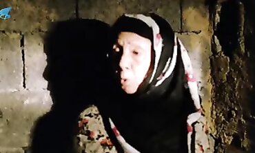 Halese Soğuk Bölümlerde - Old Man's Love Affair" or "Grandpa Loves barely legal Girls", this SEO-friendly & catchy video is about an old man who falls in love with
