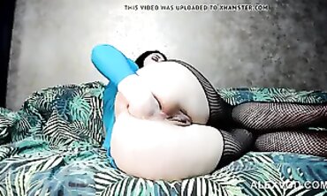 Hotkinkyjo Gets Deep Anal Fisting