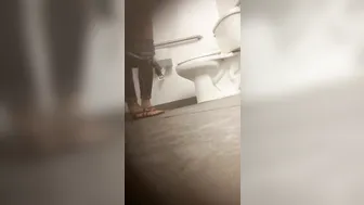 Japanese Bathroom Spy Voyeur: Pissing Ladies