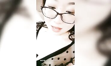 巨臀熟女林老师全套自慰