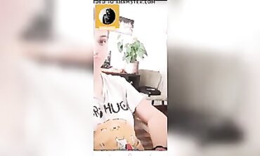 19-Year-Old Amateur Chats and Taunts on Periscope