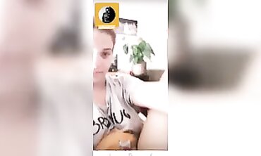 19-Year-Old Amateur Chats and Taunts on Periscope