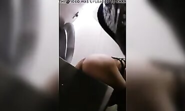 Exclusive Footage - Secret Spying on Hot Blonde Babe in Bathroom