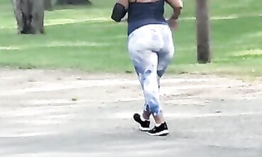 Bow Shows Off Her Huge Mature Ass