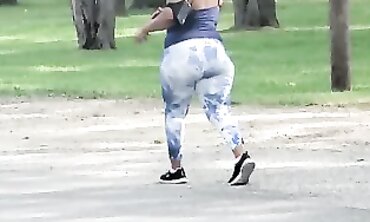 Bow Shows Off Her Huge Mature Ass