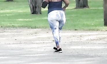 Bow Shows Off Her Huge Mature Ass