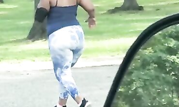 Bow Shows Off Her Huge Mature Ass