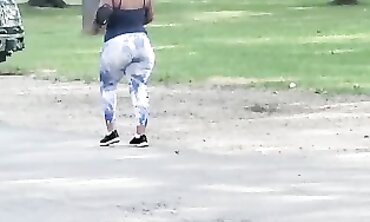 Bow Shows Off Her Huge Mature Ass