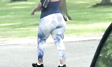 Bow Shows Off Her Huge Mature Ass