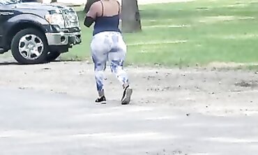 Bow Shows Off Her Huge Mature Ass