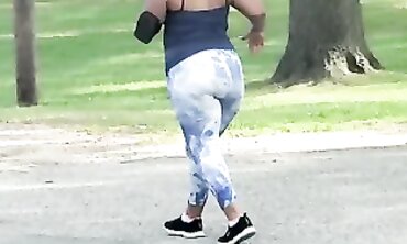 Bow Shows Off Her Huge Mature Ass