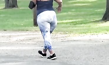 Bow Shows Off Her Huge Mature Ass