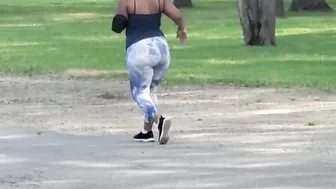 Bow Shows Off Her Huge Mature Ass