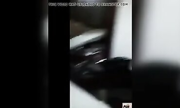 Esposa Não Aguenta e Aceita o Gang Bang