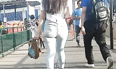 Candid Brunette With Huge Elastic Ass In Tight Jeans