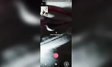 Fresh Pinay Gets Fingered