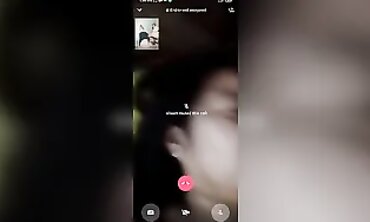Fresh Pinay Gets Fingered