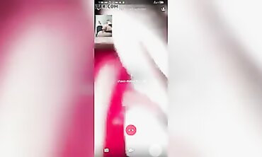 Fresh Pinay Gets Fingered