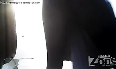 Voyeur Catches Hot Milf Mom Showering