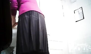 Voyeur Catches Hot Milf Mom Showering