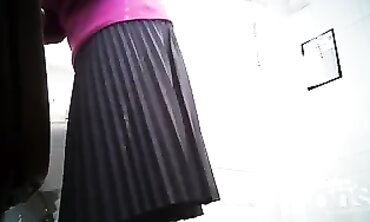 Voyeur Catches Hot Milf Mom Showering