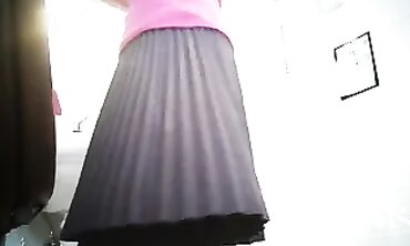 Voyeur Catches Hot Milf Mom Showering