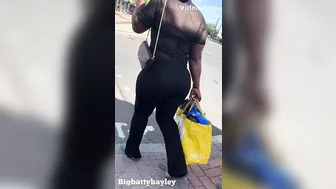British BBW Walker Shows Off Her Huge Ass