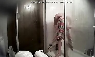 Sexy Bimbo Caught on Webcam in the Restroom