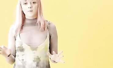 Maisie Williams' Sexy Lingerie Fashion Show with Color Correction