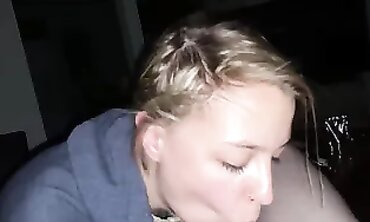 Sexy MILF Gives Deepthroat Blowjob & Handjob Massage