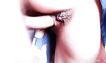 Super Bitch Gives Intense Blowjob to Her Boyfriend