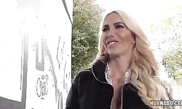 Tori Cummings Gets Picked Up and Fucked on the Street