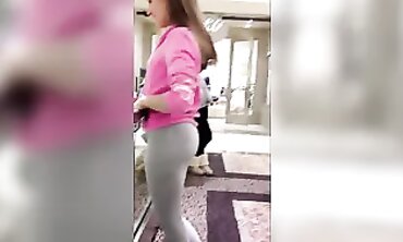 Vintage Voyeur: Lexi's Candid Leggings Life