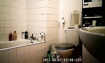 French College Girl Shows Off Her Wet Cooch