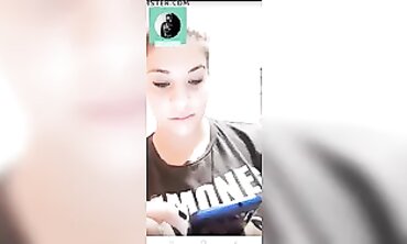 College Babe Scarlett Chats Softcore on Periscope