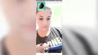 College Babe Scarlett Chats Softcore on Periscope