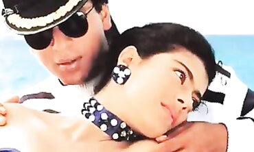 Kajol and Shahrukh Khan's Hardcore Party Compilation