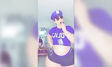 Jumbo Caboose Phat Ass White Girl - Biggest Butt Ever on CamSoda