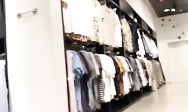 Rubia Hermosa y Nalgona en Forever 21