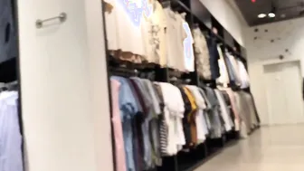 Rubia Hermosa y Nalgona en Forever 21