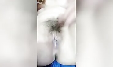 Innocent Virgin Stepsister's Steamy Throat Selfie for Her Brother