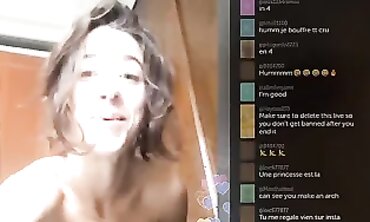 French Hairy Webcam Model Shows Off Her Natural Assets