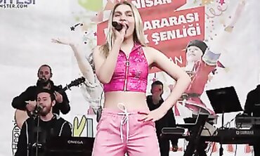 Aleynah Tiaki - Stunning Belly Dancer Showcase in HD