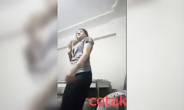 Stunning Syrian Refugee Chick Strips in Turkey