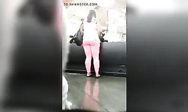 POV Candid Plus-Size Ebony MILF in Spandex VPL